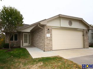 5754 Shadow Pines Ct, Lincoln, NE 68516