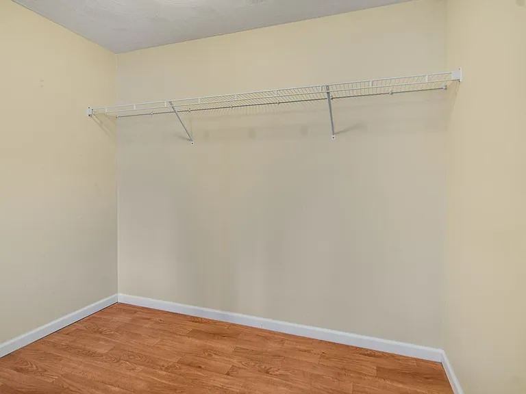 602 W Seneca St — Photo 7
