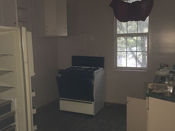 4th image of 115 Grady Smith St