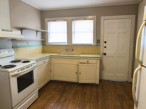 4th image of 122 Wettermark St #A
