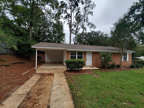 2nd image of 801 E Magnolia Dr