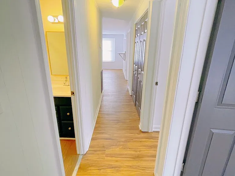 2528 Glenbrook Dr — Photo 10