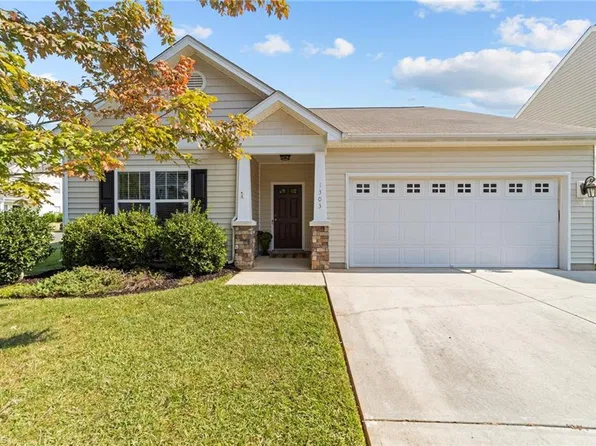 1303 Copper Cir, Mebane, NC 27302