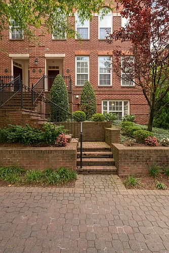 3434 Wilson Blvd Photo 1