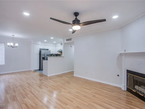 3060 Tarpon Dr Unit 104, Las Vegas, NV 89120