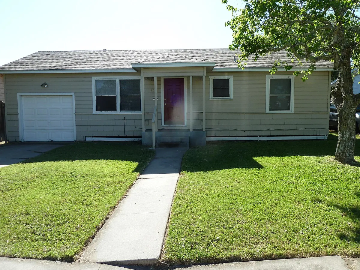 Building Photo - 1006 Ronald Dr