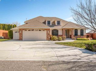 2774 Rue Ct, Richland, WA 99352