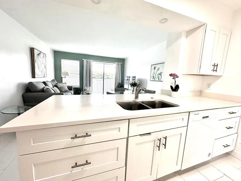 160 Cypress Point Dr — Photo 10