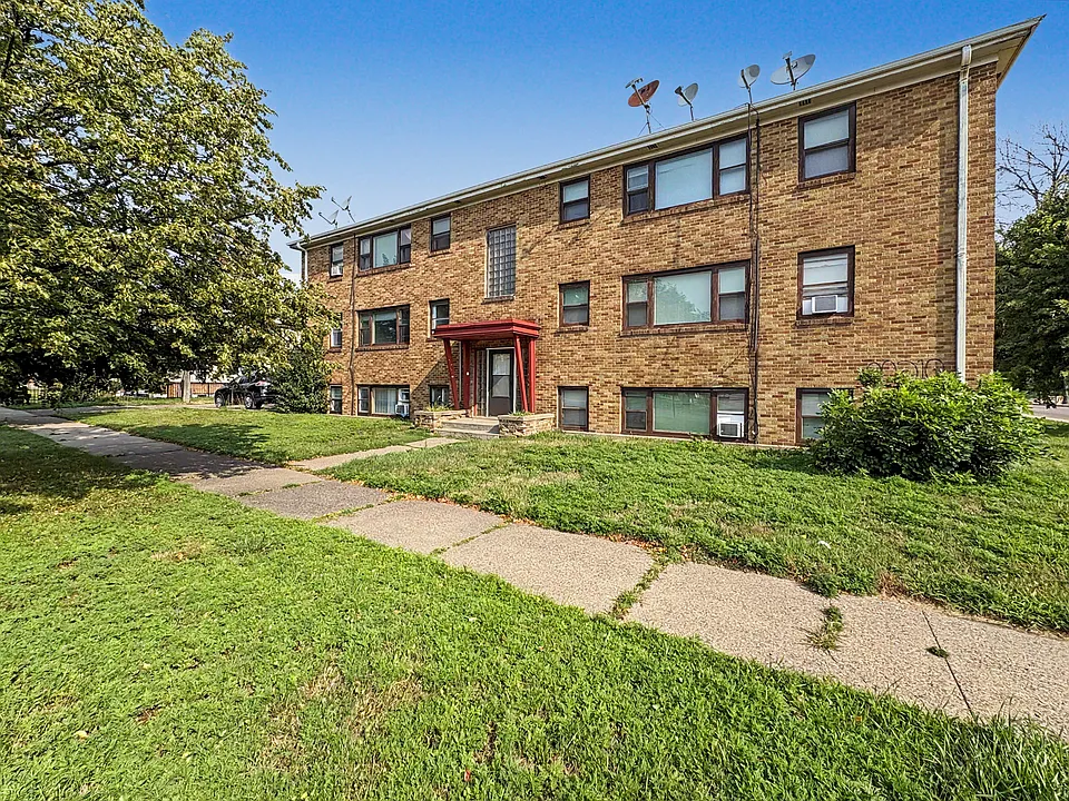 97 Orme St E #102