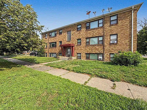97 Orme St E #102 Photo 1