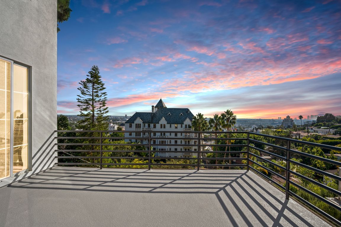 next background image