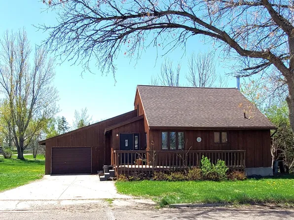217 Maple St E, Gackle, ND 58442