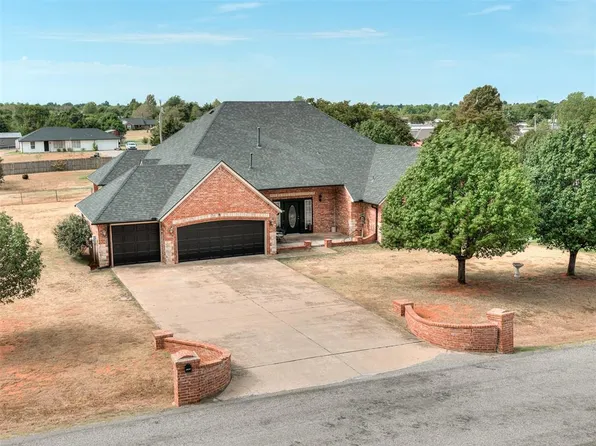 2365 Elm Tree Dr, Blanchard, OK 73010