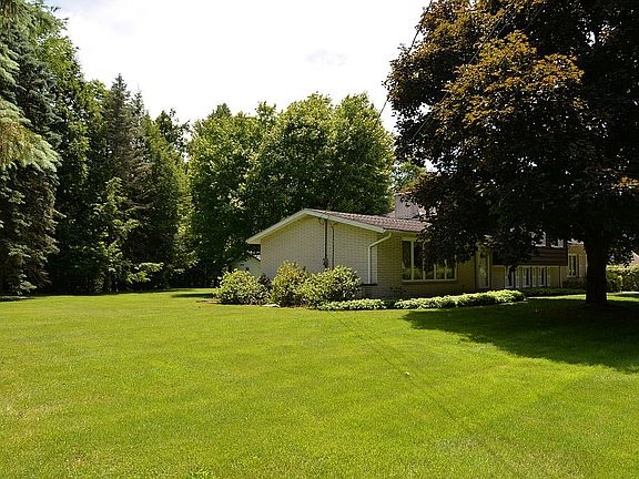 3rd image of 1342 Romane Dr
