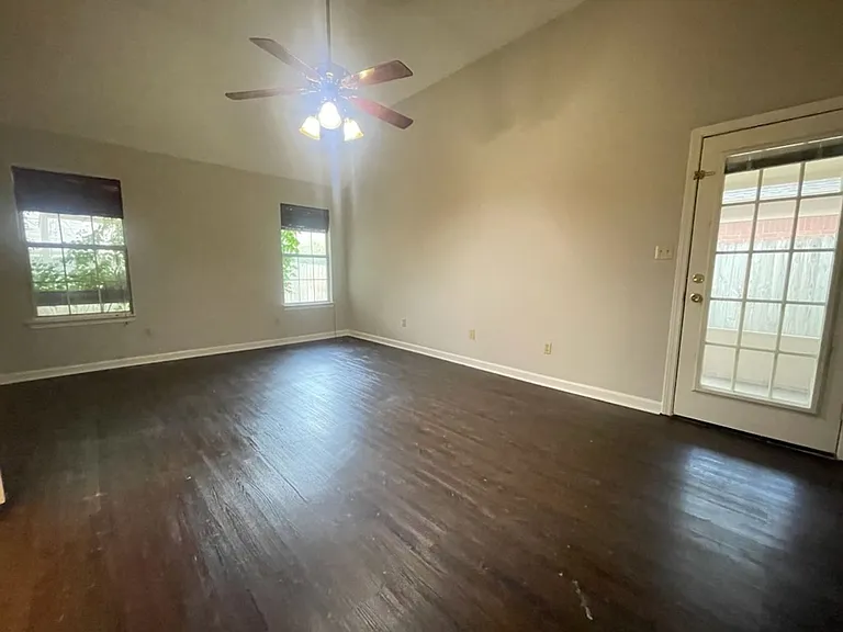5884 Alexandria Ln — Photo 5