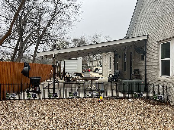 5th image of 204 S 1st St