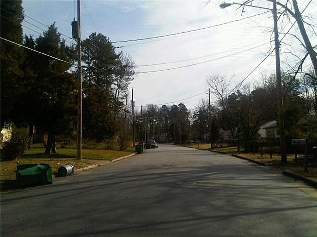 2nd image of 2419 Williams Ave