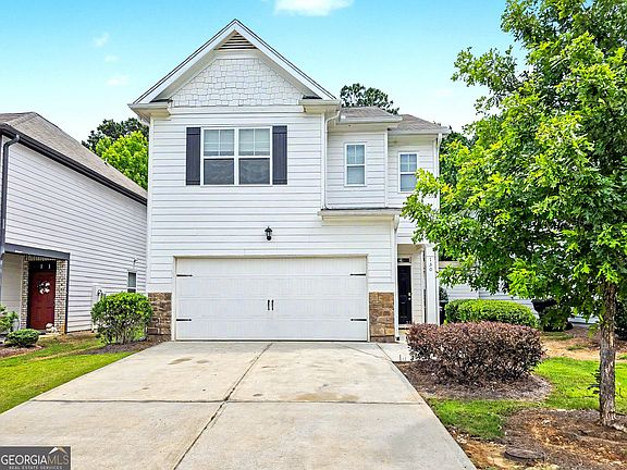 2nd image of 130 Woodhouse Cir