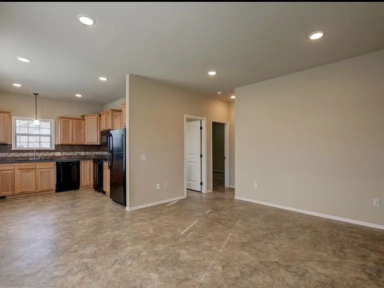 204 W Stonebrook St #204 — Photo 3