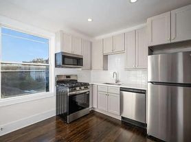 3257 N Hamlin Ave, Chicago, IL