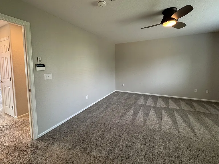 2390 Broadleaf Loop — Photo 18