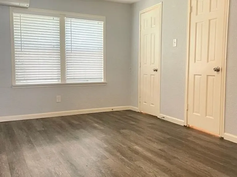 4522 Gaston Ave — Photo 7