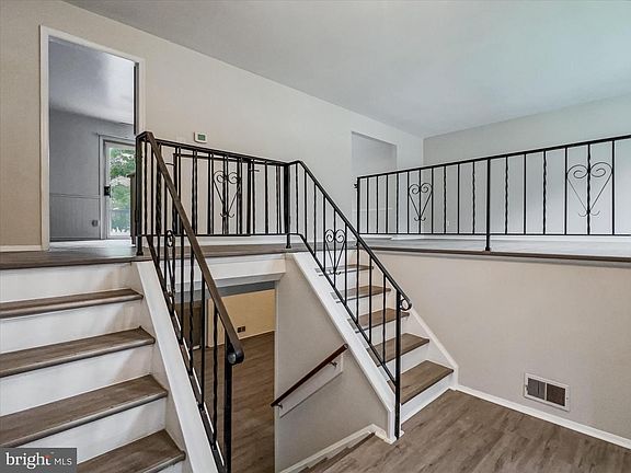 3rd image of 2618 Jonathan Rd