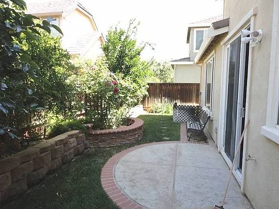 2nd image of 411 S Tradition St