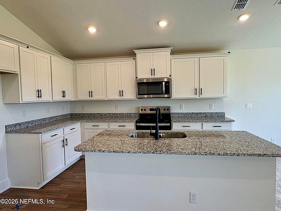 5th image of 3338 MEADOW RIDGE Place