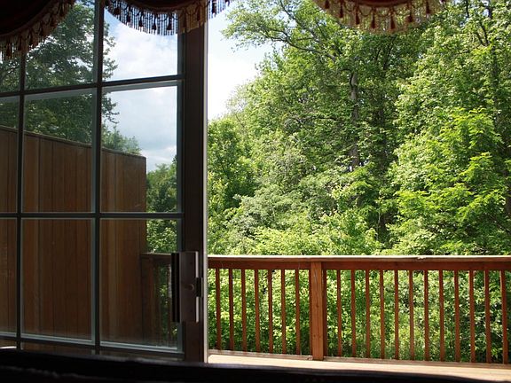 2nd floor, deck to open woods