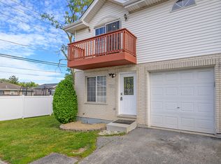 7251 S Ferdinand Ave, Bridgeview, IL 60455