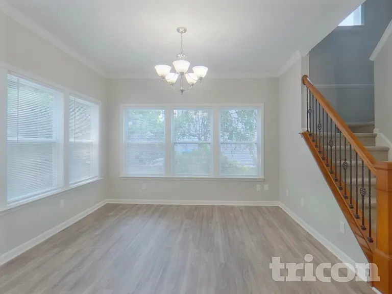 121 English Oak Ln — Photo 7