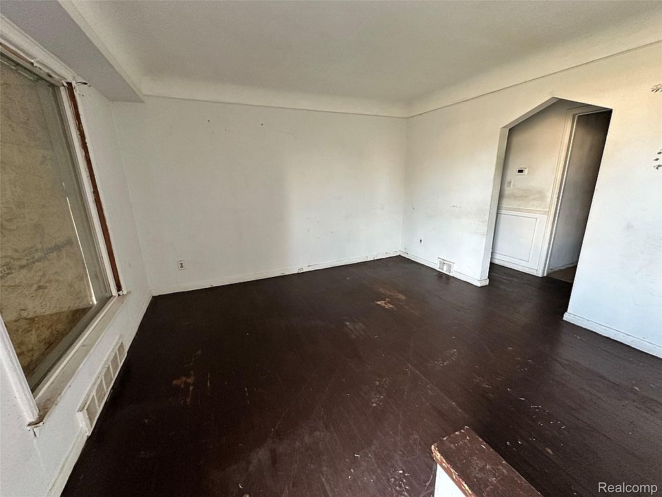 17210 Hoover St, photo 6
