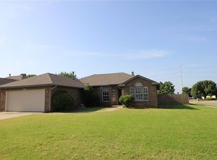 1824 Victoria Dr, Edmond, OK 73003