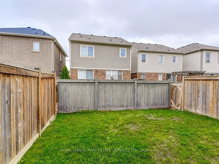 329 Gooding Cres — Photo 42