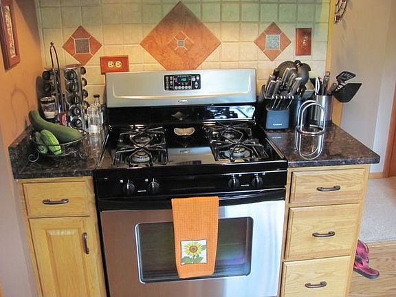 3rd image of 1700 Illini Dr