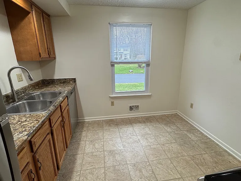63 Havenwood Holw — Photo 3