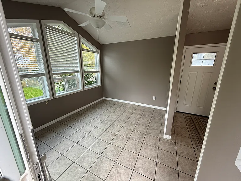 950 S Lower Rd — Photo 5