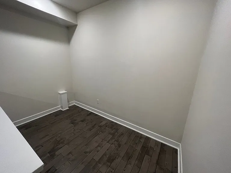 Brand New Luxury Apartments — Photo 22