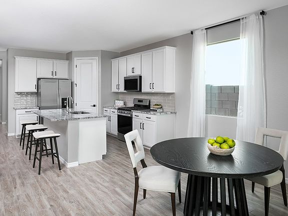 Amarillo Creek - Poppy Interior Image 3