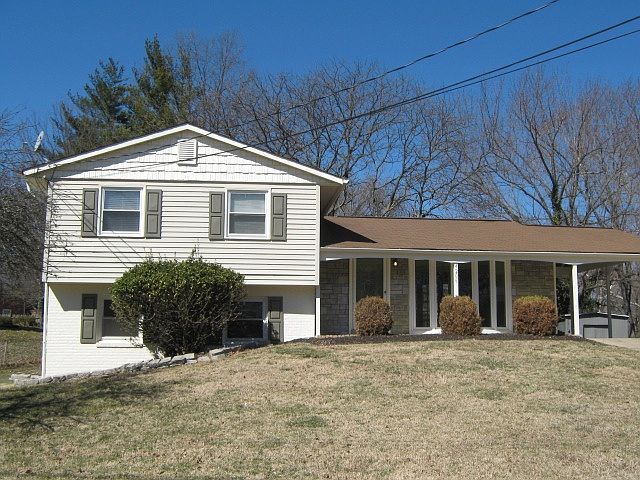 1st image of 4206 Carriage Dr