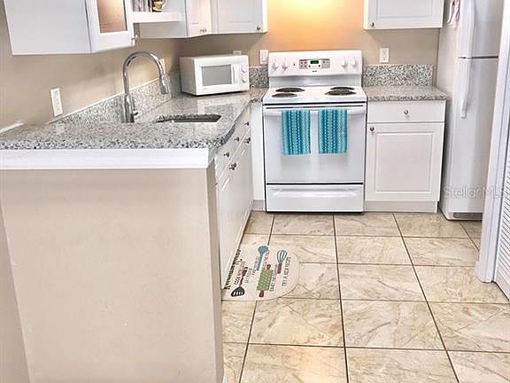 3rd image of 8833 Grand Palms Cir APT A