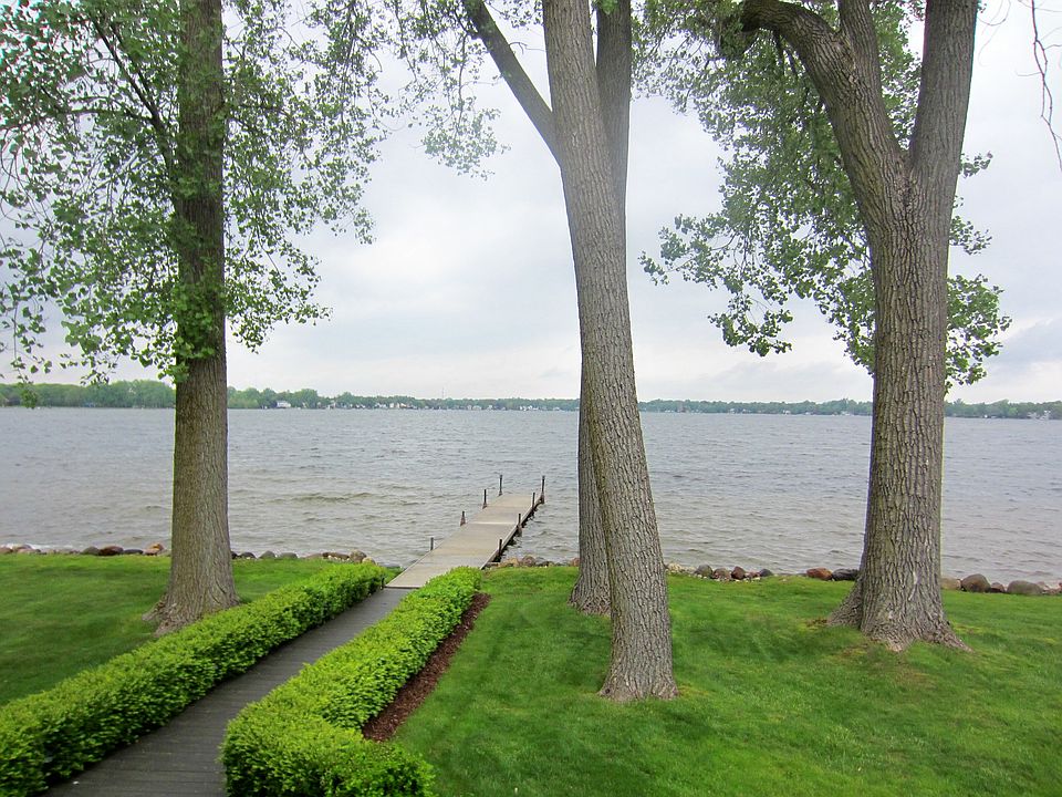1st image of 5897 E Lake Dr