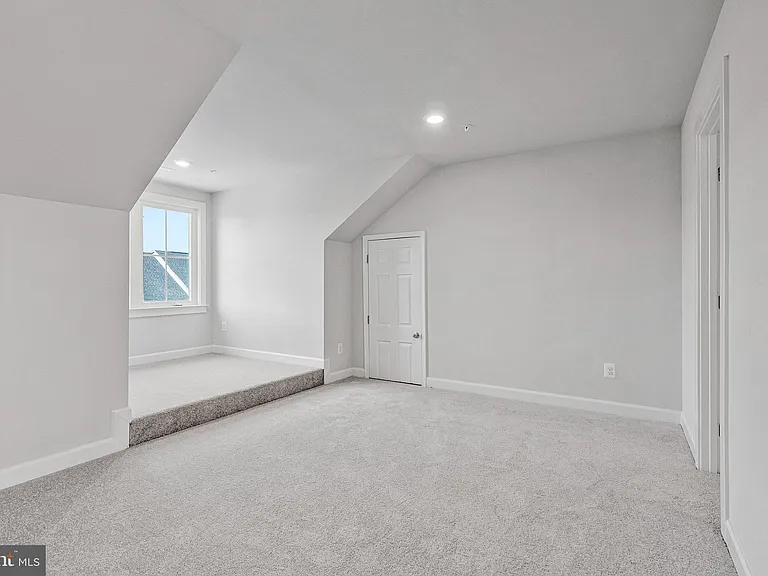 22266 Philanthropic Dr — Photo 52