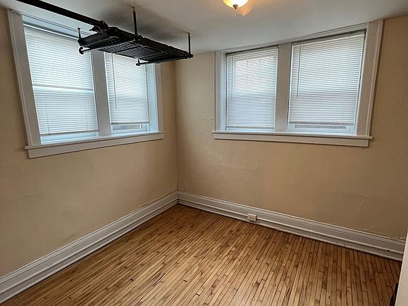 4th image of 269 Oxford St N #5