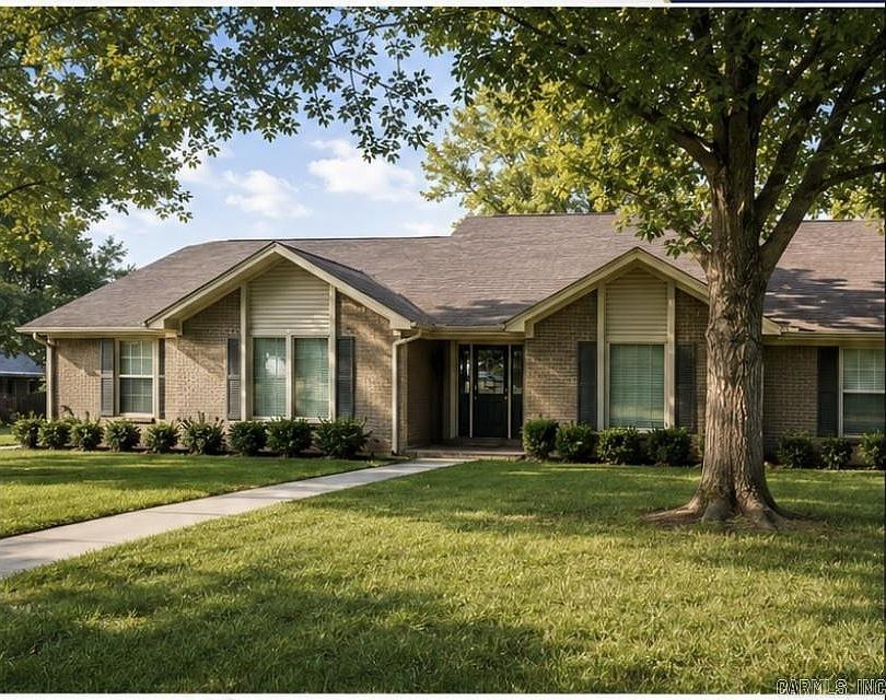 1st image of 2512 Regency Cir