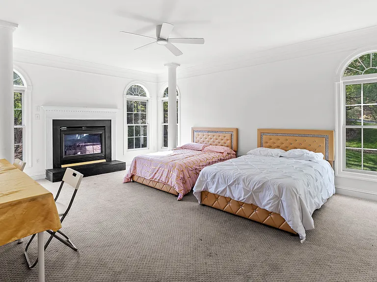 14216 Cervantes Ave — Photo 34