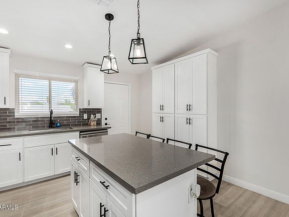 5th image of 4530 W PARADISE Drive