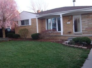 18220 Spring Ct S, Fraser, MI 48026