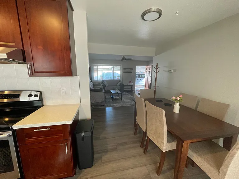 110 Gladys Ave #A — Photo 23